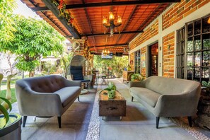 Casa de campo familiar, vistas al patio | Balcón