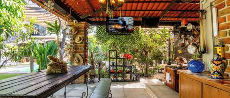 Family Cottage, Courtyard View | Dining room