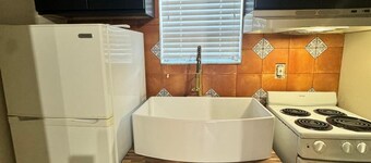 Chic studio with WiFi and AC in superb Cutler Bay