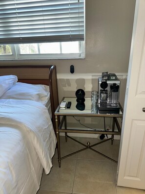 1 bedroom, iron/ironing board, free WiFi, bed sheets - Chic studio with WiFi and AC in superb Cutler Bay (Cutler Bay)