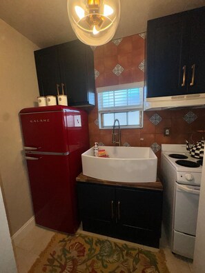 Paper towels - Chic studio with WiFi and AC in superb Cutler Bay (Cutler Bay)