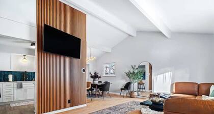 Two Entire Homes with Hot Tubs and Games Sleeps 20