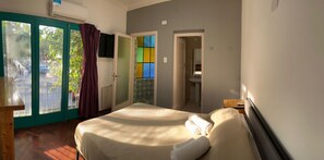 Habitación doble superior, vista a la ciudad | Ropa de cama de alta calidad, wifi gratis y ropa de cama 