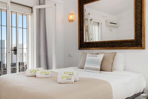 Room - Casa Blanca | private pool - big garden - jacuzzi (Estepona)