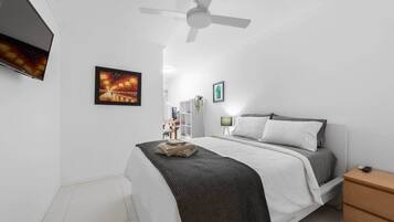 2 bedrooms, desk, iron/ironing board, travel crib