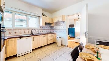 Réfrigérateur, four, plaque de cuisson, lave-vaisselle