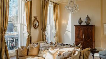 TV, DVD player, offices