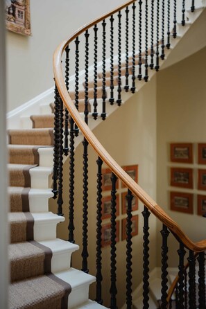 Interior - Prestigious City Centre Private Entrance House (Edinburgh)