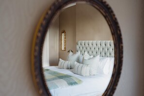 4 bedrooms, desk, iron/ironing board, WiFi