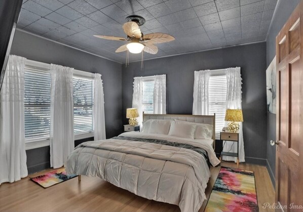 3 bedrooms, desk, iron/ironing board, free WiFi