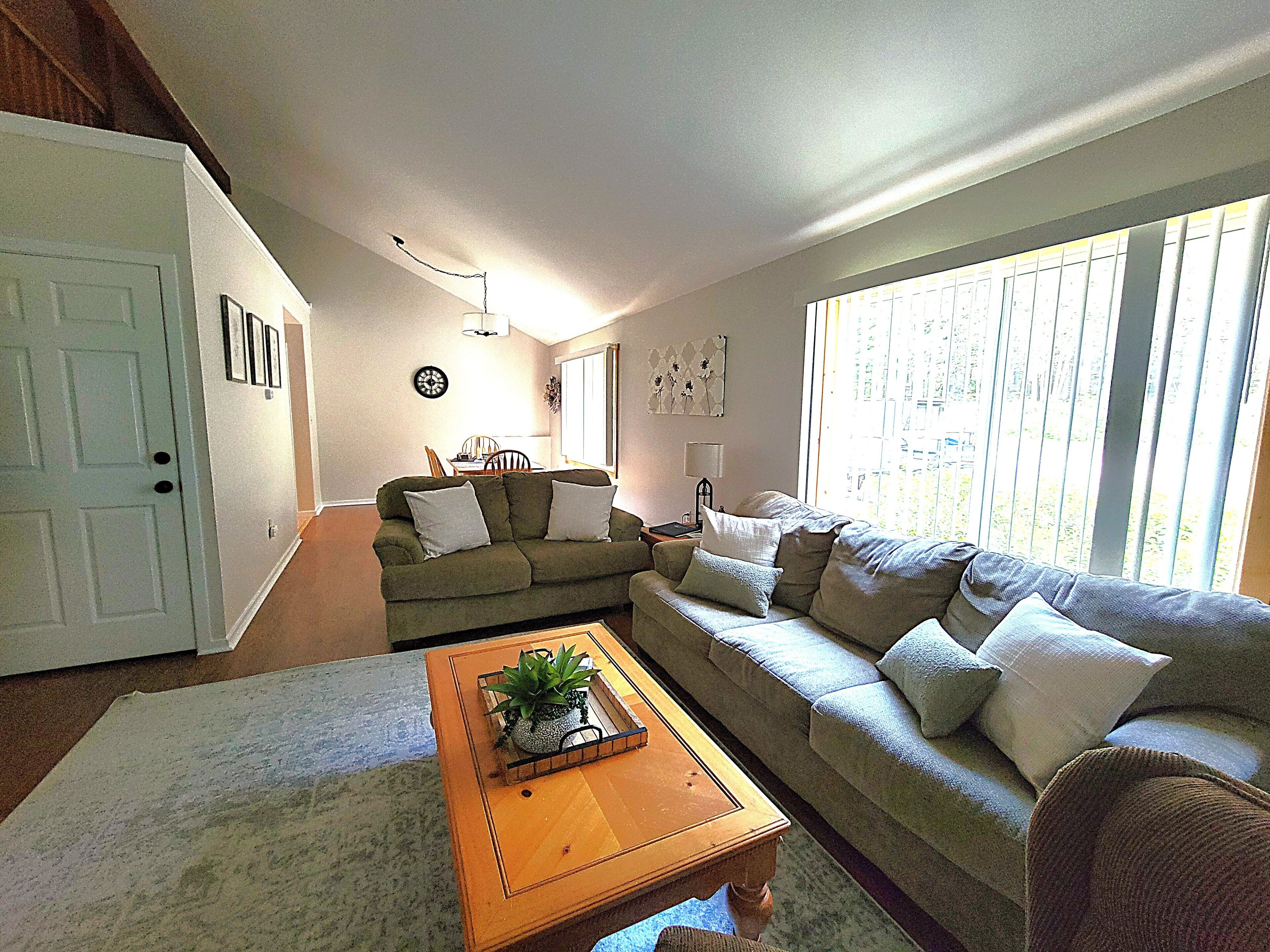 Official Seasons Rmc Condo 03e - 1 Bedroom + Loft - Sleeps 10 - Dog Fees - New Hampshire