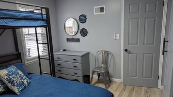 2 bedrooms, travel crib, free WiFi, bed sheets