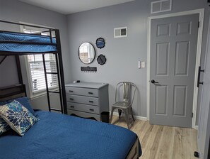2 dormitorios, cuna de viaje, wifi gratis y ropa de cama