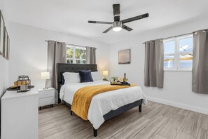 3 slaapkamers, een strijkplank/strijkijzer, gratis wifi, beddengoed