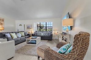 Smart TV - Adventure Awaits, Heated Pool & hot Tub - Cowboy Cabana - Roelens (Cape Coral)