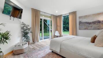 4 habitaciones, tabla de planchar con plancha, wifi y ropa de cama