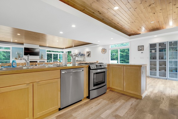 Frigorífic, microones, forn i placa de cuina