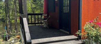 Peaceful cabin retreat to enjoy all the quiet & beauty nature has to offer.