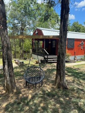 Property grounds - Peaceful cabin retreat to enjoy all the quiet & beauty nature has to offer. (Mansfield)