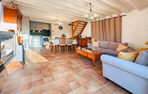 TV - 2 bedroom pet friendly home in Westende (Westende)