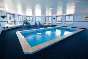 Una piscina techada, una piscina climatizada