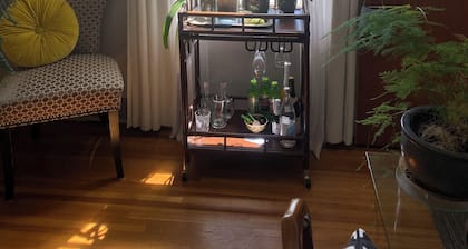 Summer cozy & stylish 1 BR bath office for solo traveler in shared home.