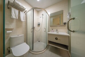 Classic Double Room | Bathroom | Shower, rainfall showerhead, free toiletries, hair dryer - Xiamen Evening Breeze Hotel (Xiamen)