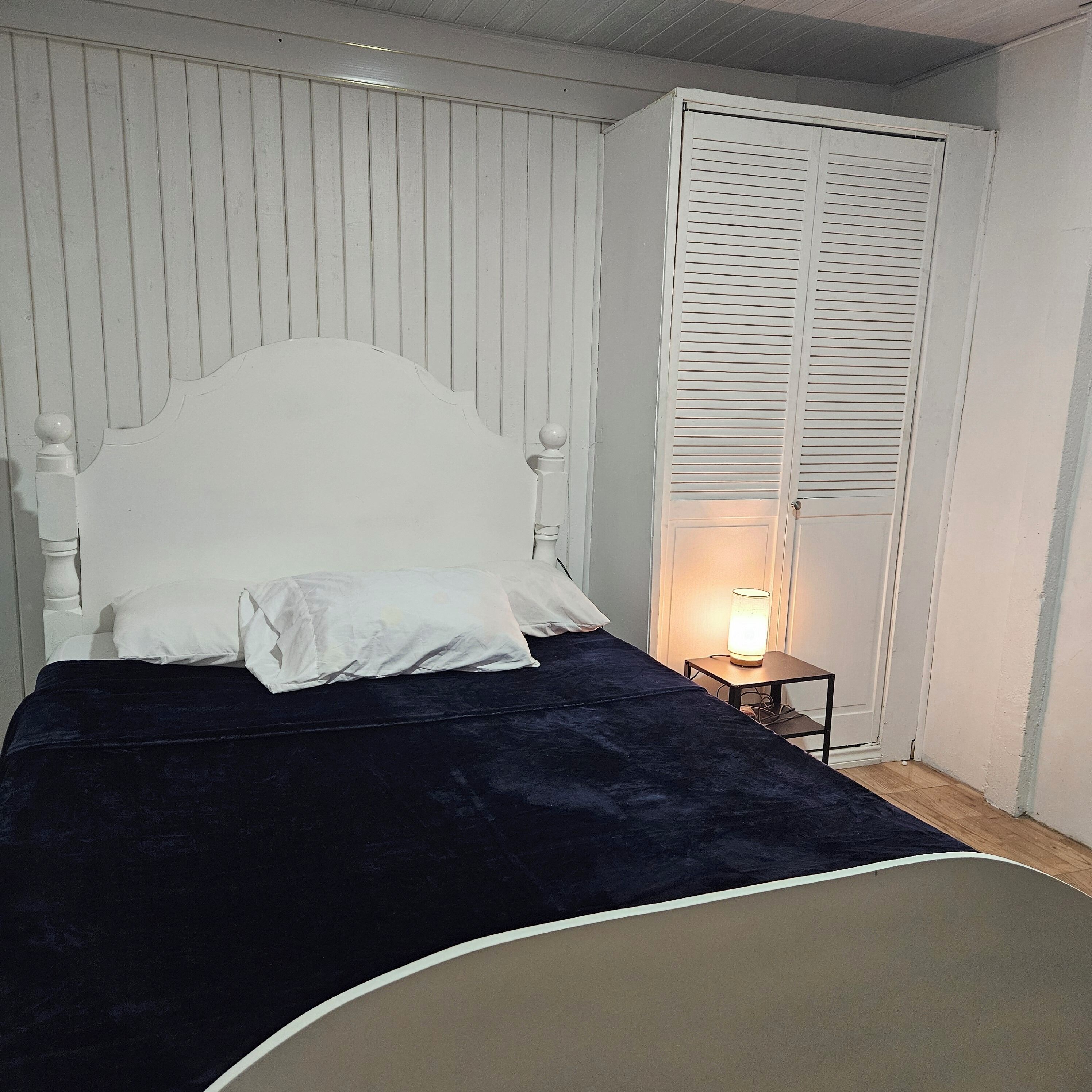 2 bedrooms, in-room safe, desk, iron/ironing board