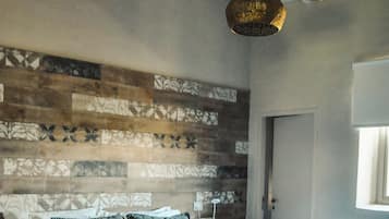 Habitación estándar con 1 cama matrimonial o 2 individuales, baño privado | Wifi gratis