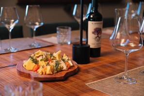 Restaurant - Dobe Lodge (Vista Flores)