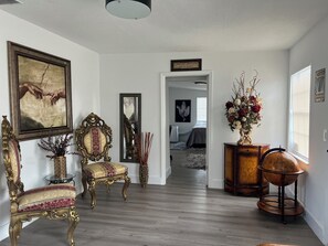 Interior - Modern & Homely Entire House Orlando. Key Location! (Orlando)