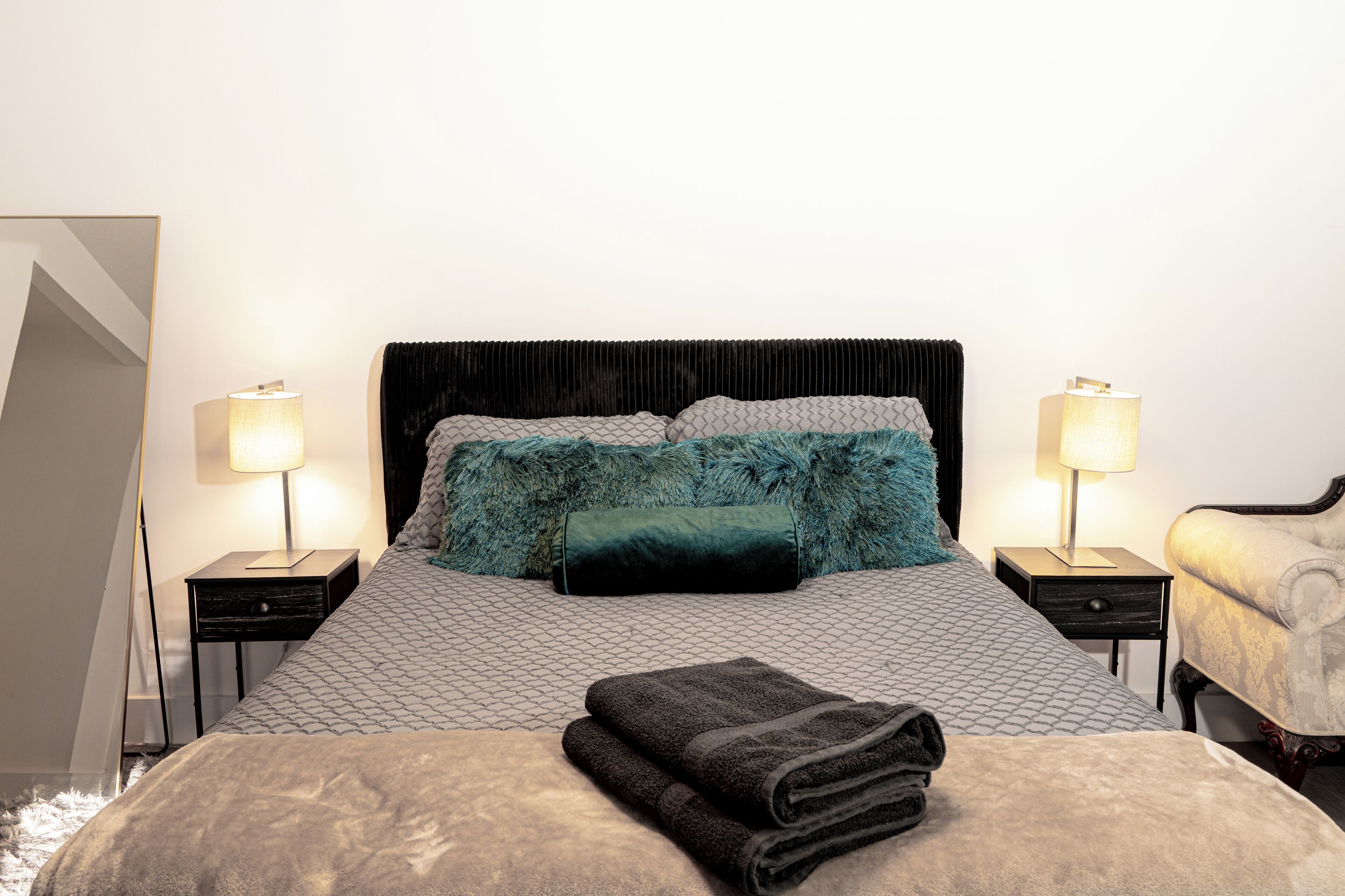 3 quartos, escrivaninha, Wi-Fi, roupa de cama