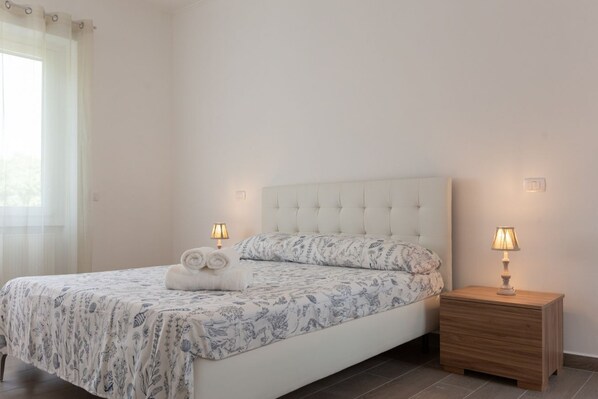 2 bedrooms, WiFi, bed sheets