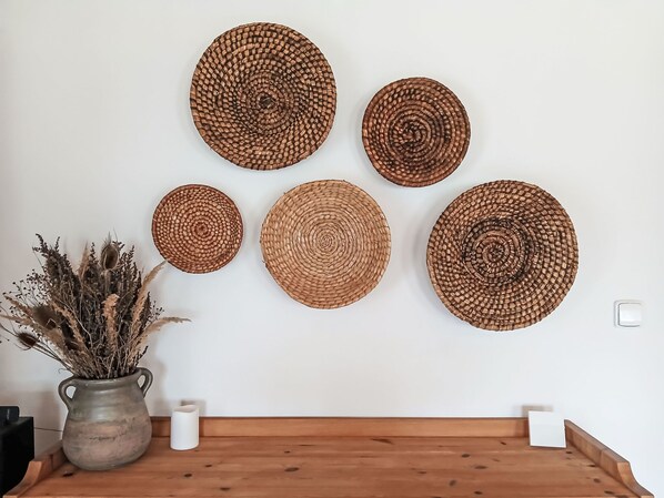 A wall with six woven coasters of varying sizes. - Studenec by Interhome (Studenec)