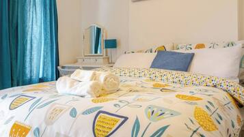 3 chambres, bureau, Wi-Fi gratuit, draps fournis