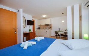 1 camera, Wi-Fi gratuito, lenzuola