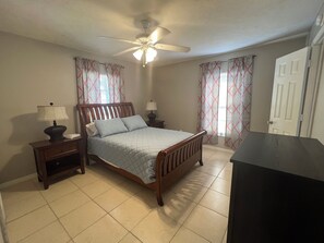 2 bedrooms, iron/ironing board, free WiFi, bed sheets - Charming 2-bedroom house in tranquil LaBelle with WiFi, AC (LaBelle)
