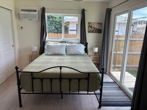 3 habitaciones, escritorio, tabla de planchar con plancha y wifi gratis