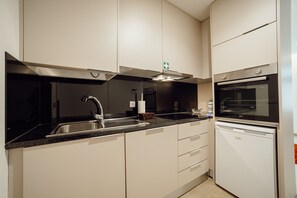 Køleskab, mikrobølgeovn, ovn, opvaskemaskine