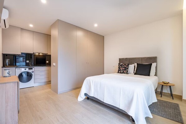 1 bedroom, iron/ironing board, free WiFi, bed sheets