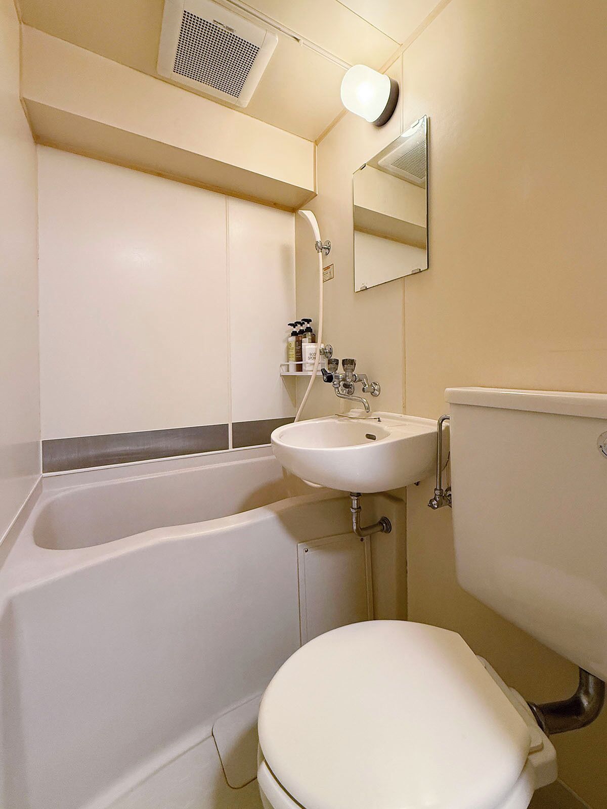 Standard Apartment | Bathroom