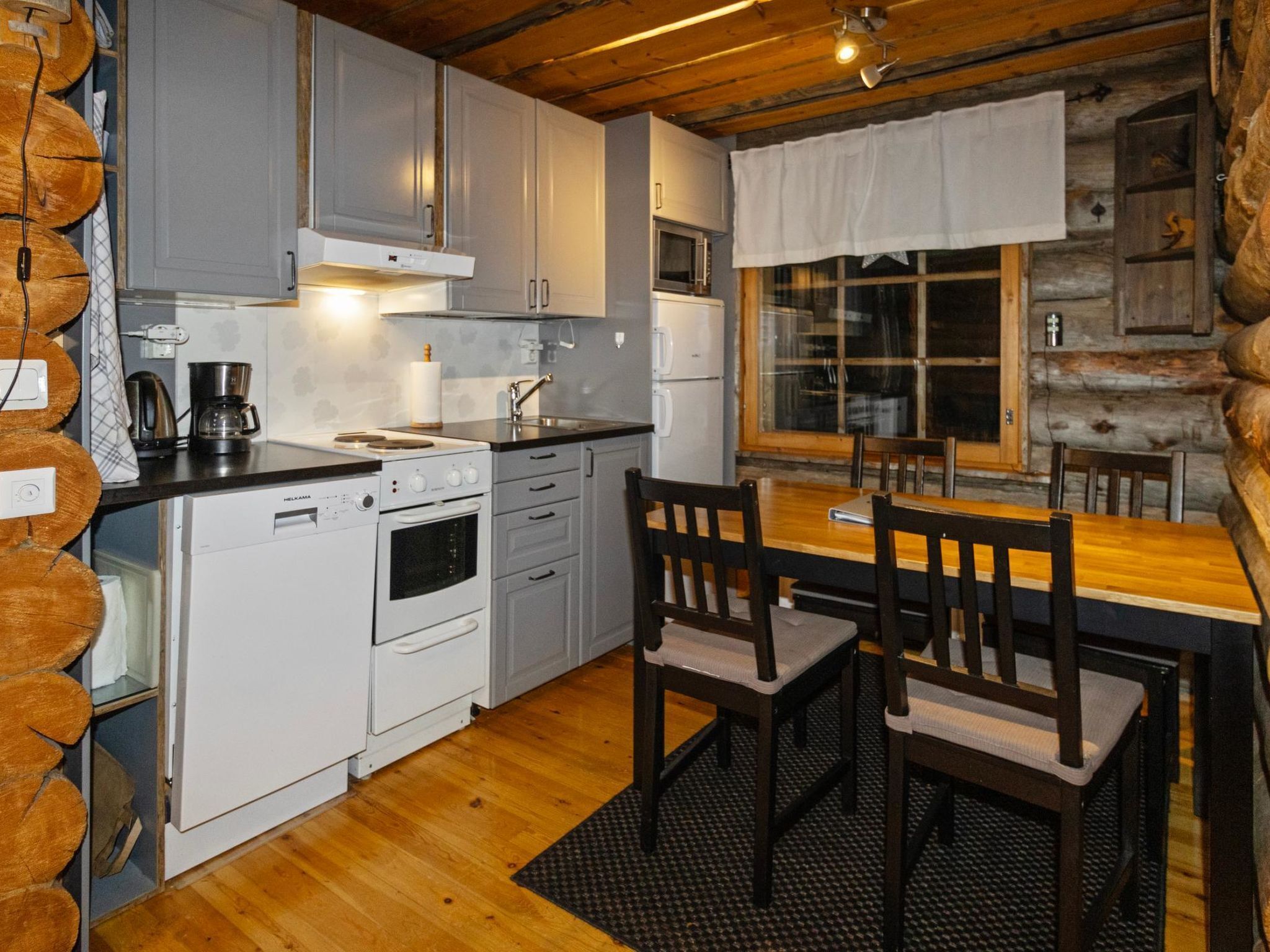 Réfrigérateur, micro-ondes, lave-vaisselle