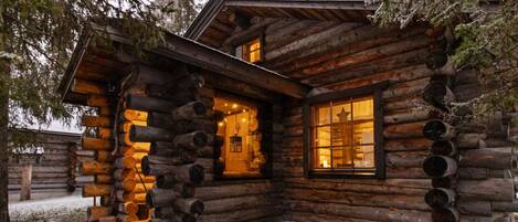 المنشأة من الخارج