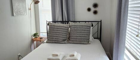 1 bedroom, desk, iron/ironing board, free WiFi