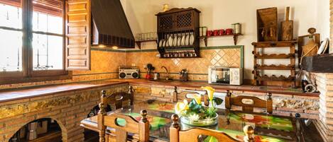 Refrigerador, microondas, lavavajillas, cafetera/tetera