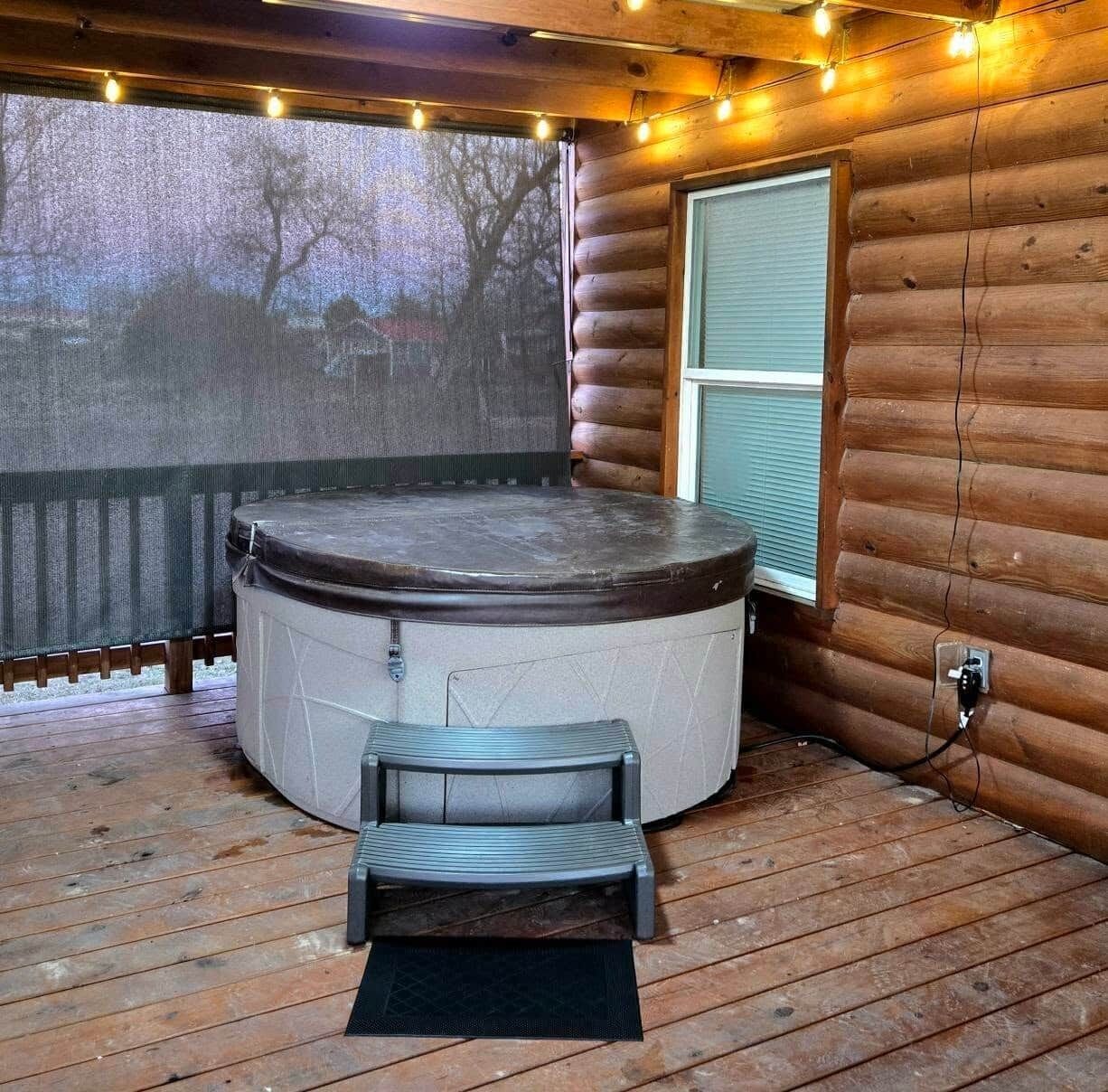 Indoor spa tub