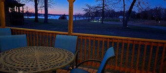 BASShole on Lake Fork * HOT TUB