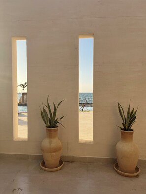 Zona de tractament a l'aire lliure, sauna i banyera d'hidromassatge 