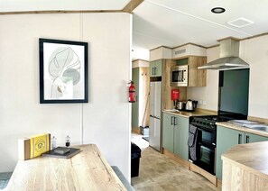 Fridge, oven, stovetop, toaster