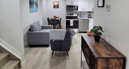 Beautiful Comfy Guest Suite in West Edmonton